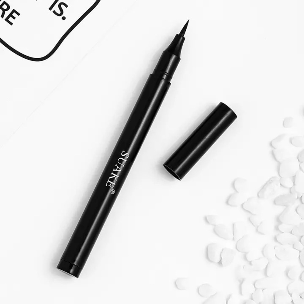 Black eyeliner
